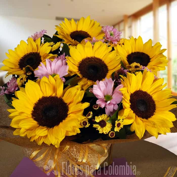 Arreglo Floral una cara varias flores x 8