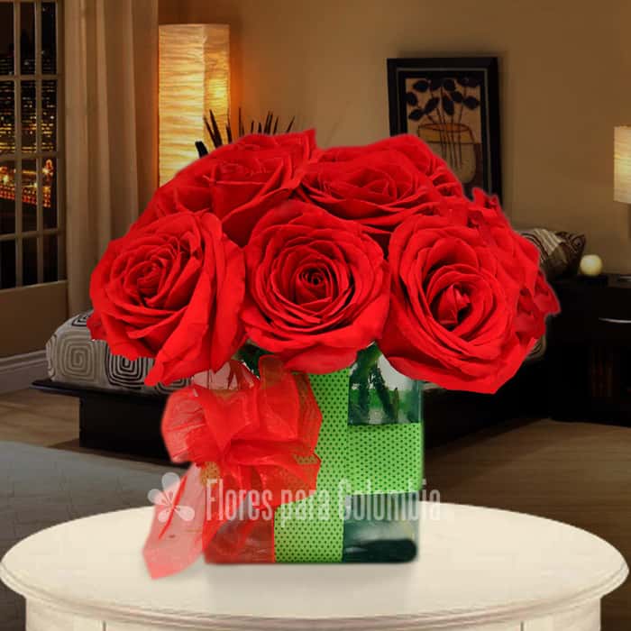 Arreglo Floral una cara rosas rojas x 8
