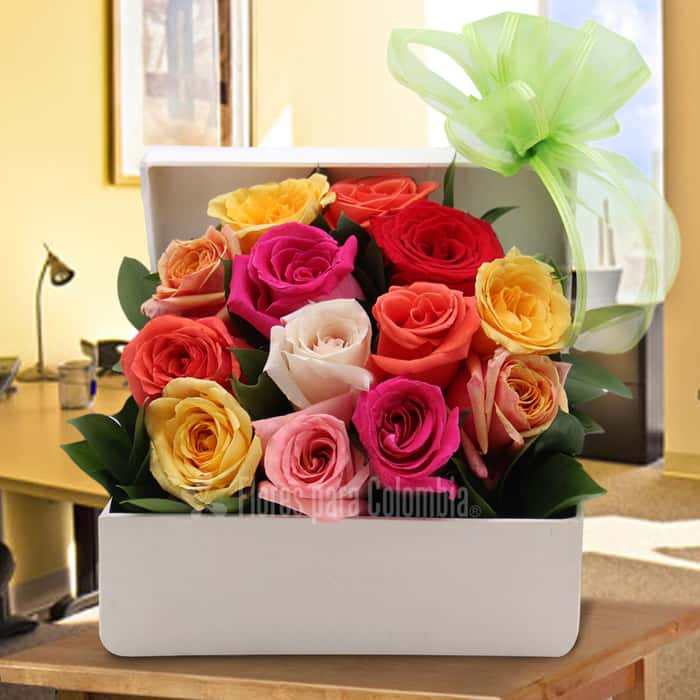 caja rosas varios colores x 12